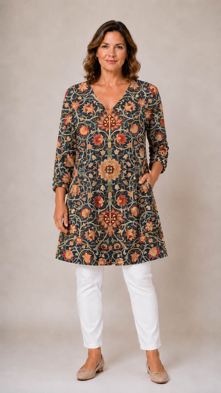 Lilian | Long Blouse with V-Neck 1