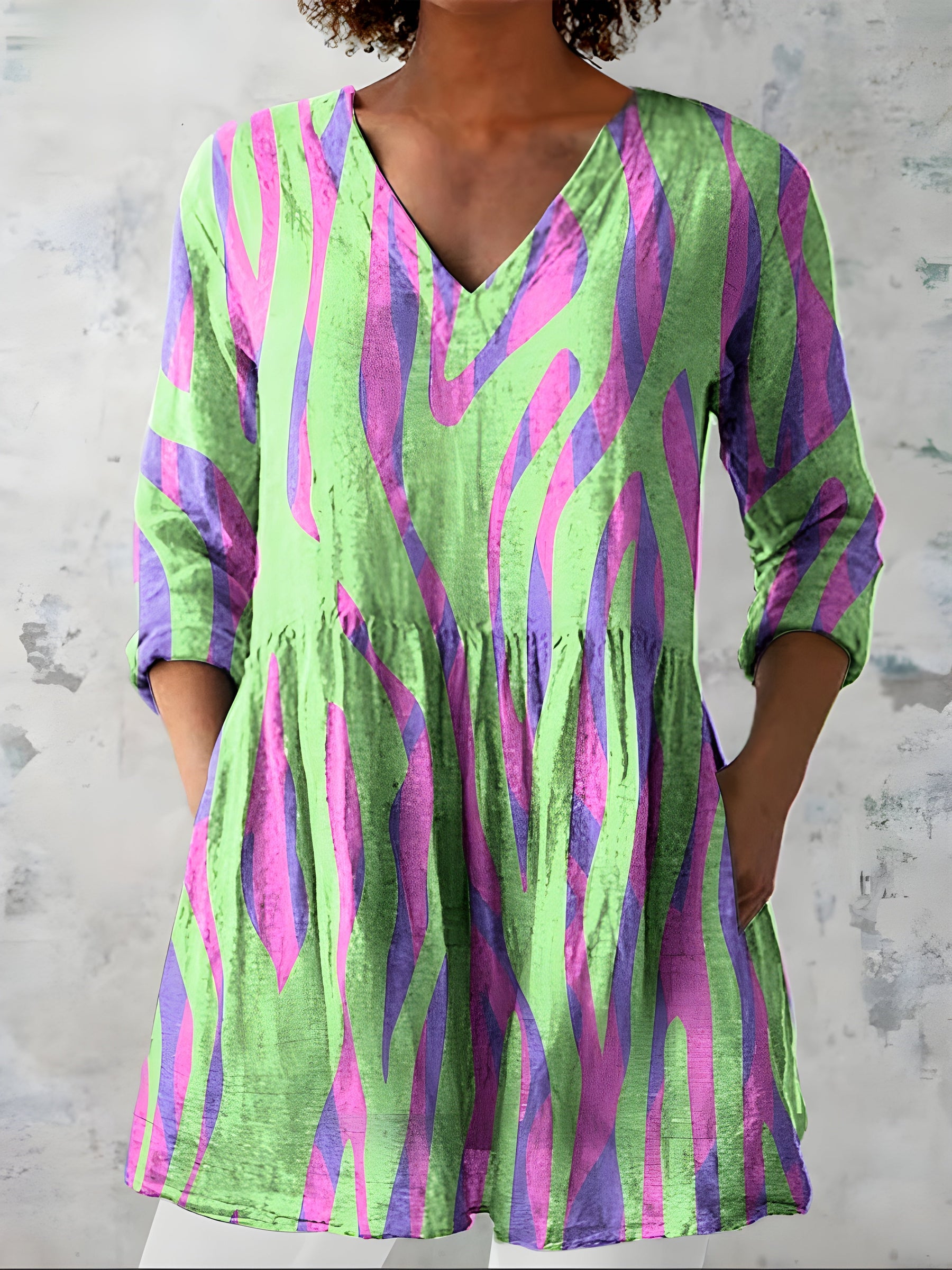 Lyla | Long Blouse with V-Neck 0