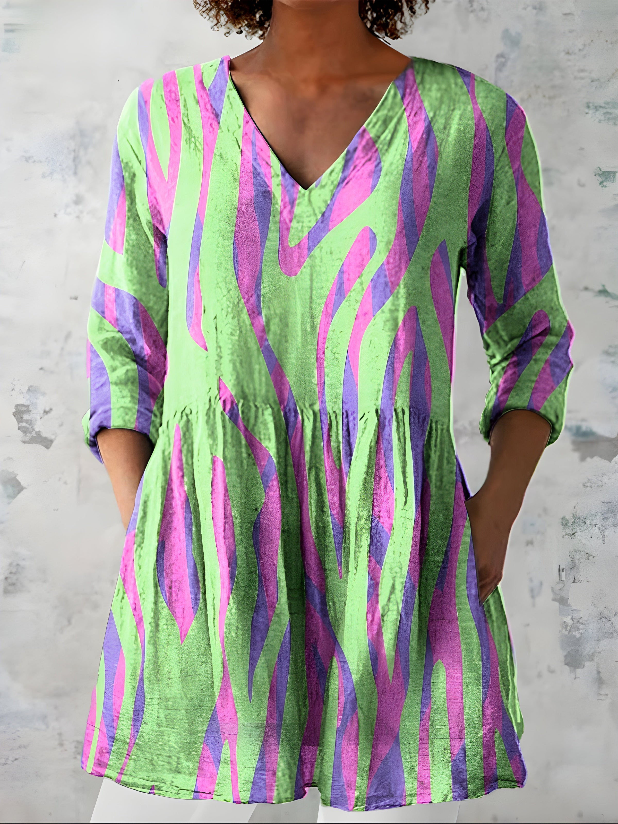 Lyla | Long Blouse with V-Neck 0